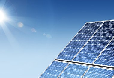 une centrale photovoltaïque de 1'100 mètres carrés sur le toit plat de notre bâtiment